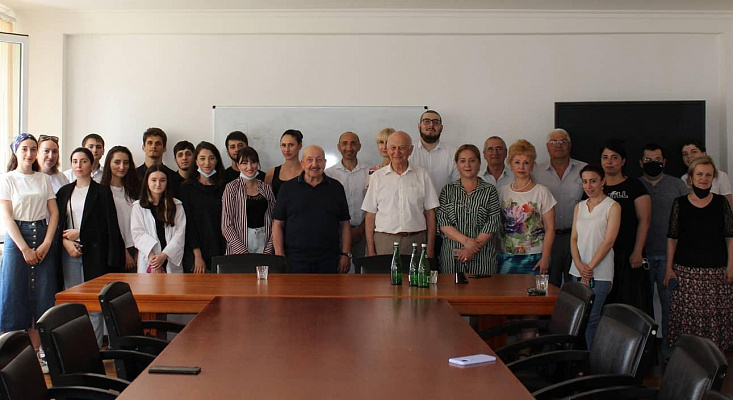 Гаджимет Сафаралиев посетил дагестанский филиал Российского государственного университета туризма и сервиса в Махачкале